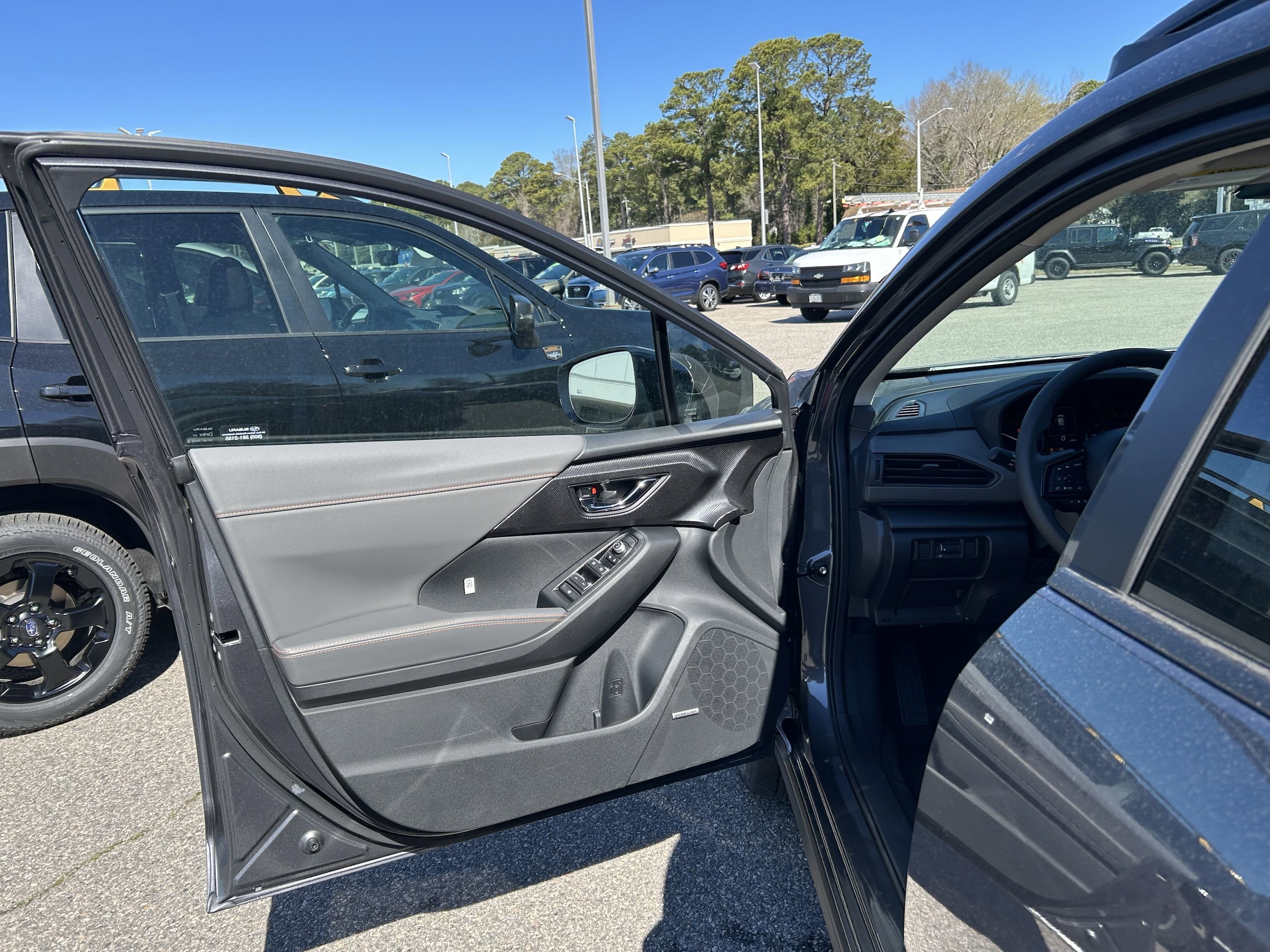 Vehicle image 14 of 35