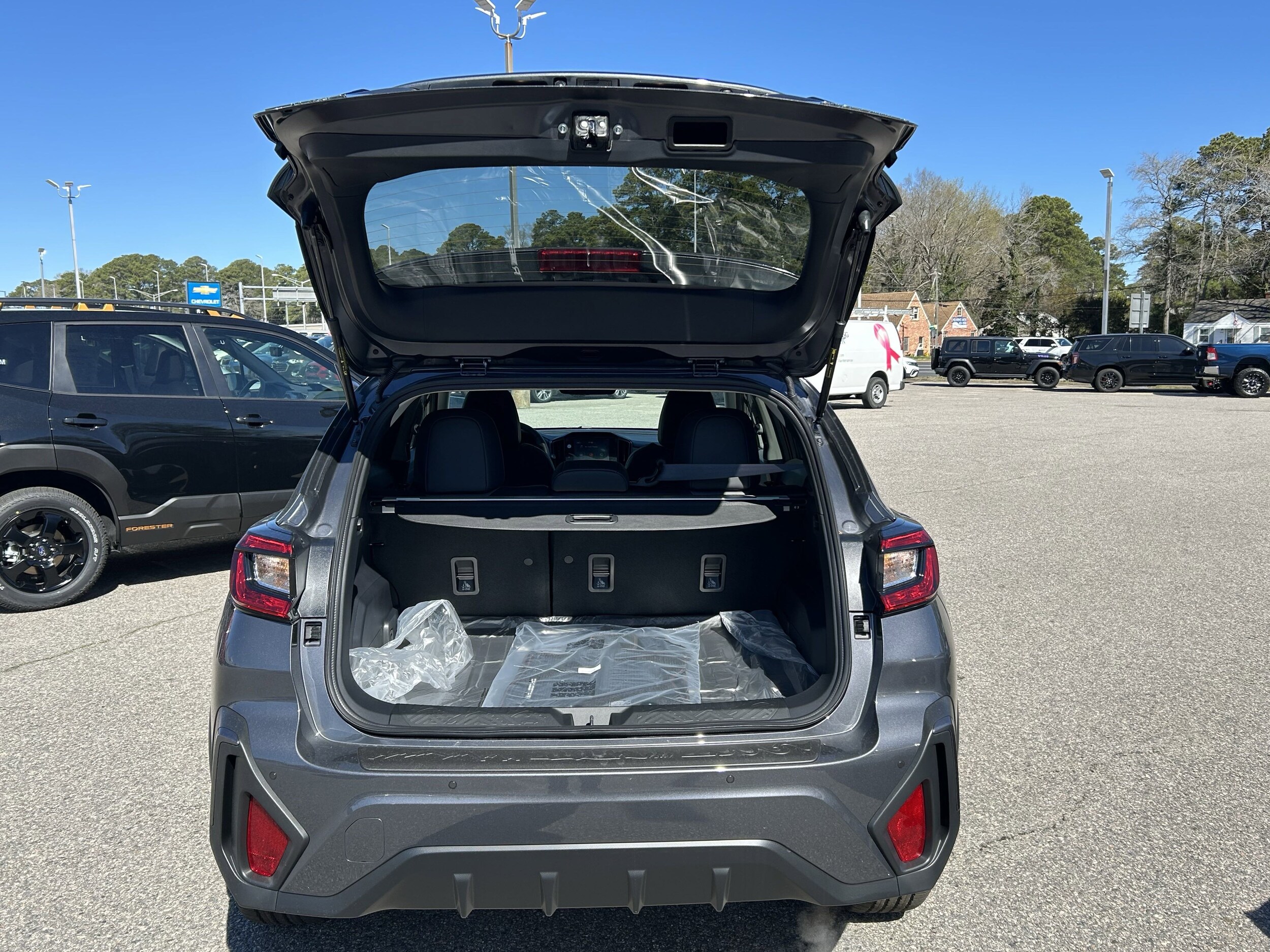 Vehicle image 32 of 35