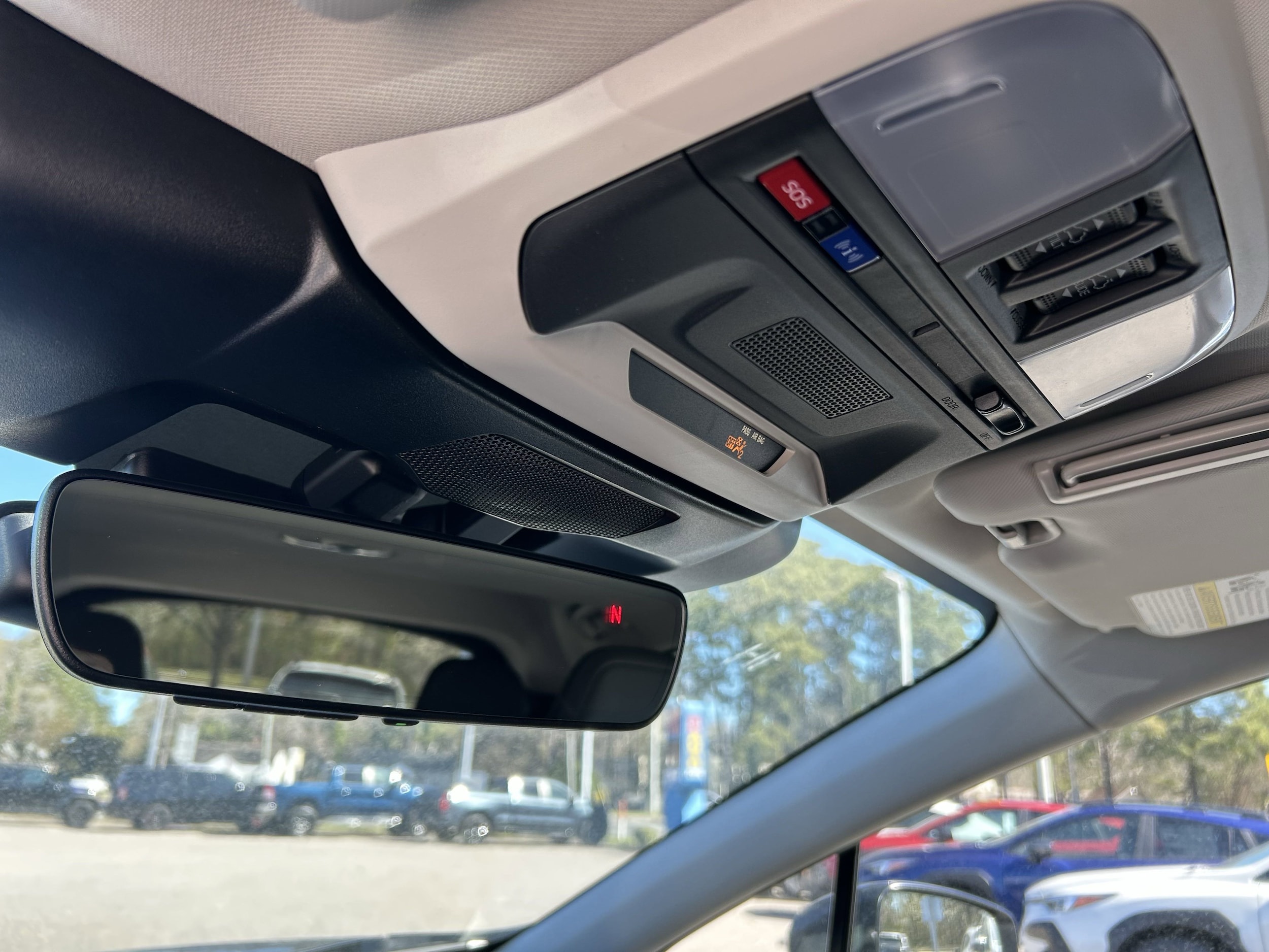 Vehicle image 25 of 35