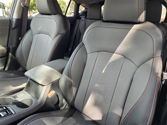 2025 Subaru Crosstrek Limited Image 8 of 15
