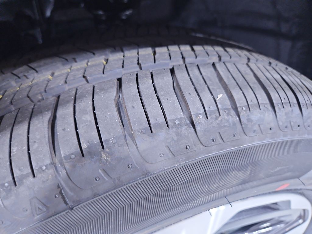 Vehicle image 28 of 38