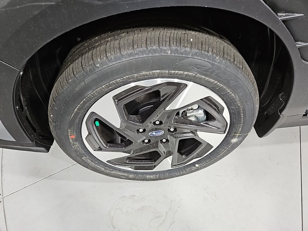 Vehicle image 27 of 30