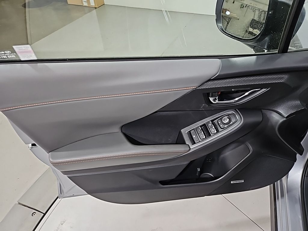 Vehicle image 10 of 30