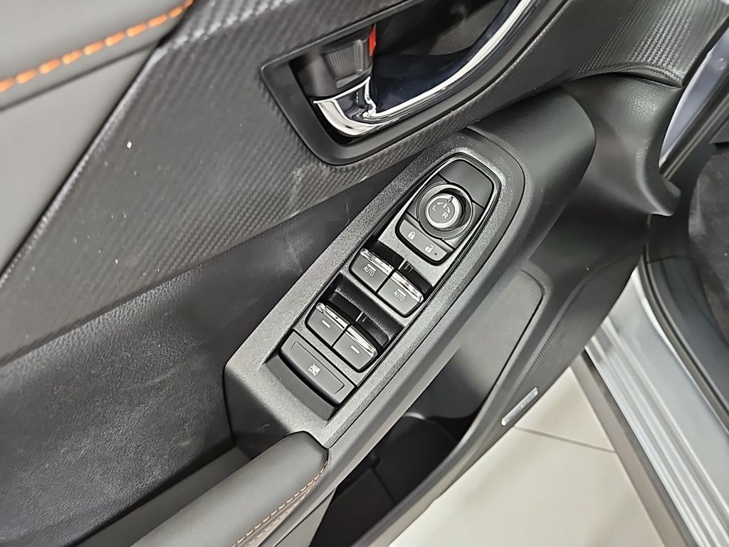Vehicle image 11 of 30