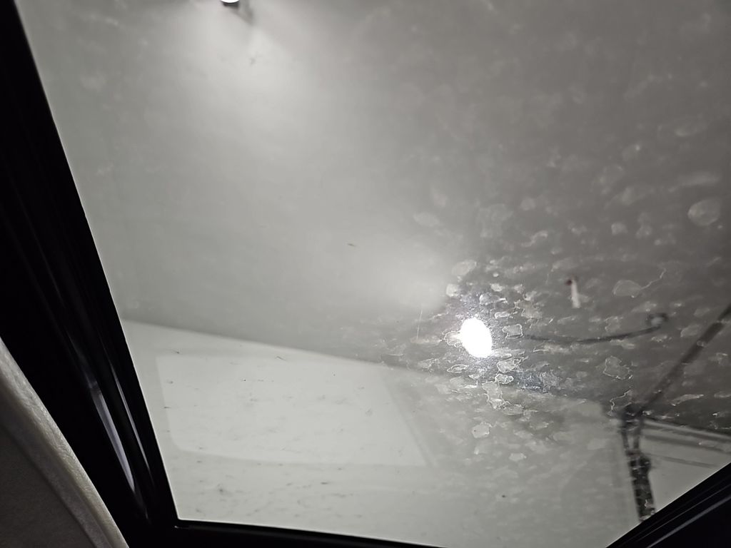 Vehicle image 21 of 30
