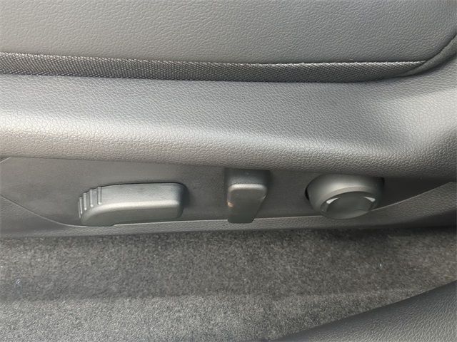 2025 Subaru Crosstrek Limited Image 24 of 28