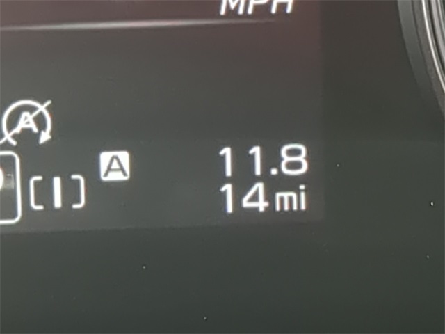 2025 Subaru Crosstrek Limited Image 16 of 28