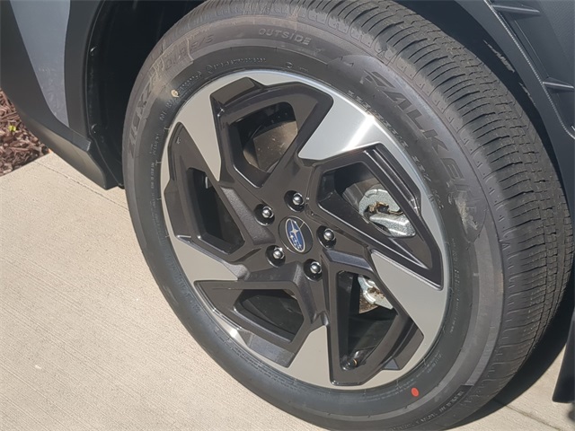 2025 Subaru Crosstrek Limited Image 11 of 28