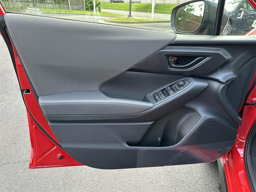 Vehicle image 14 of 25