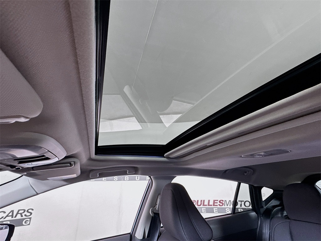 Vehicle image 20 of 31