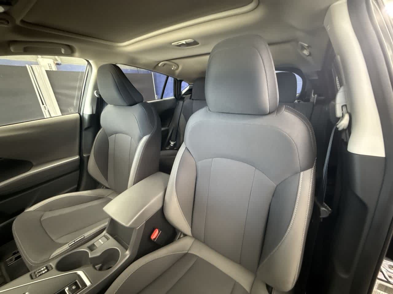Vehicle image 14 of 29