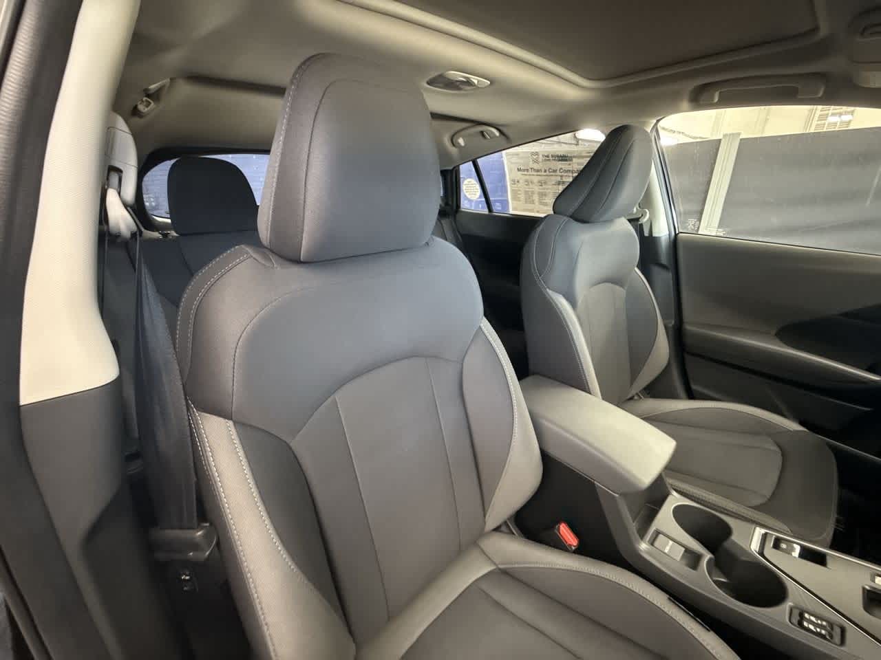 Vehicle image 27 of 29