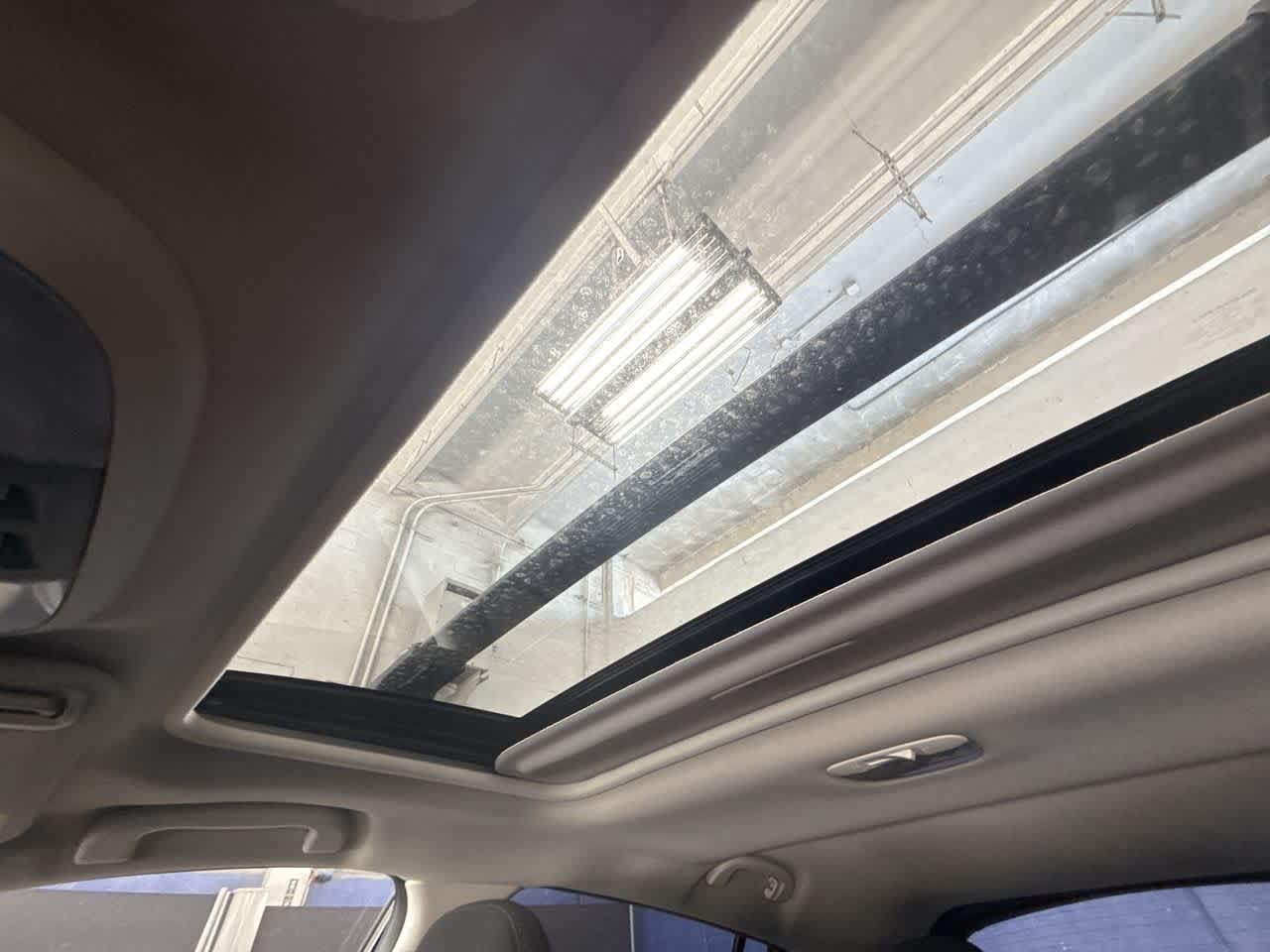 Vehicle image 17 of 29