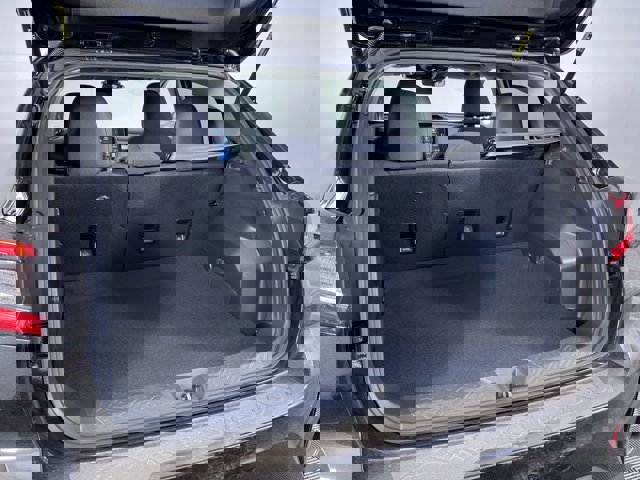 Vehicle image 13 of 27