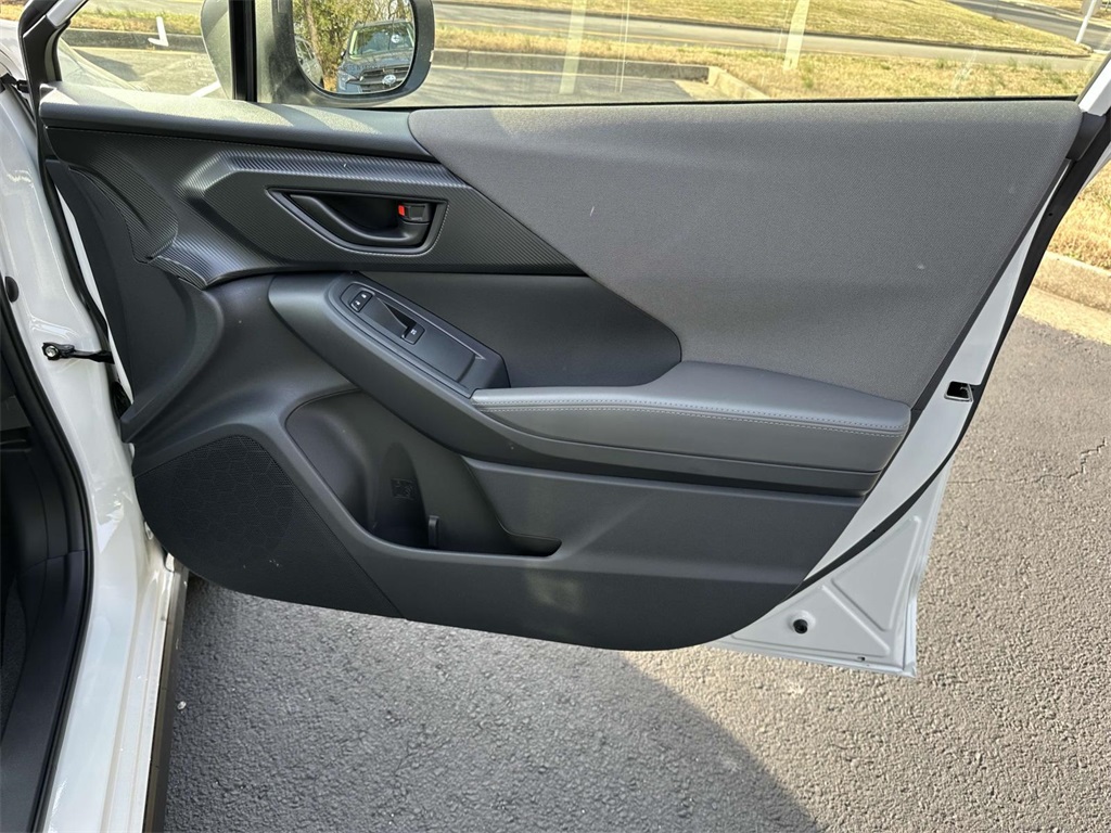 Vehicle image 8 of 25