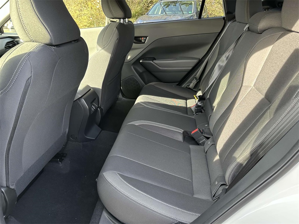 Vehicle image 13 of 25