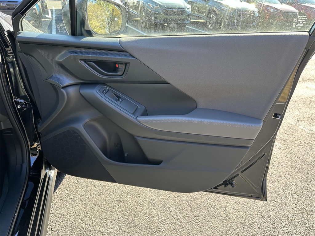 Vehicle image 8 of 25