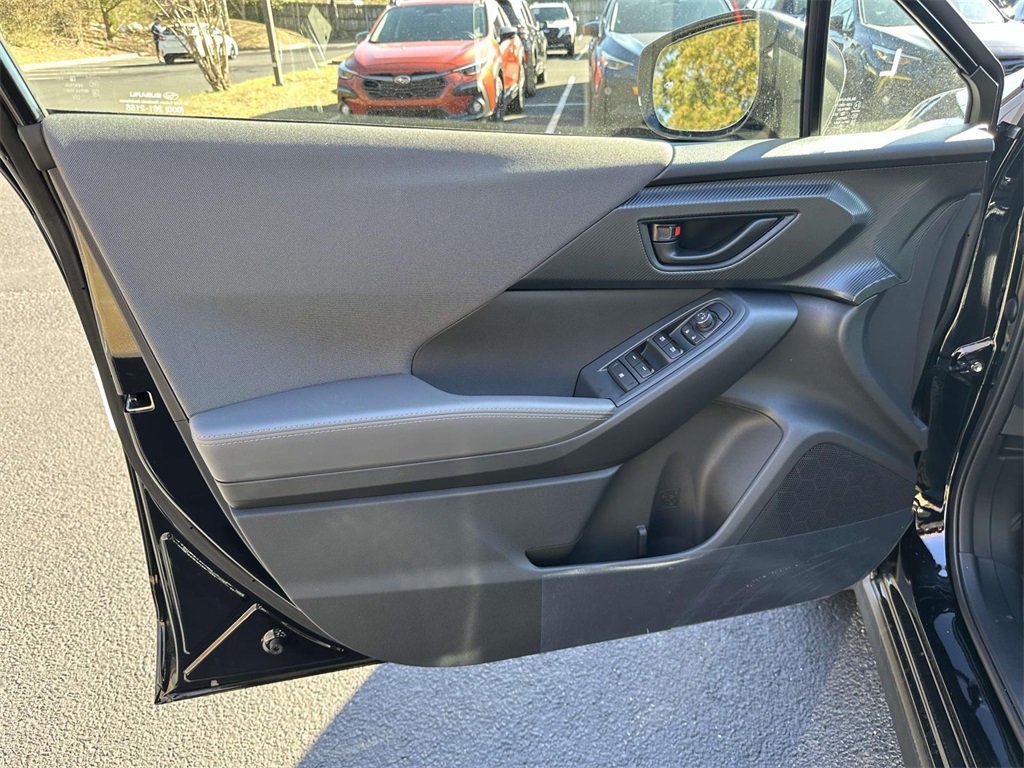 Vehicle image 14 of 25