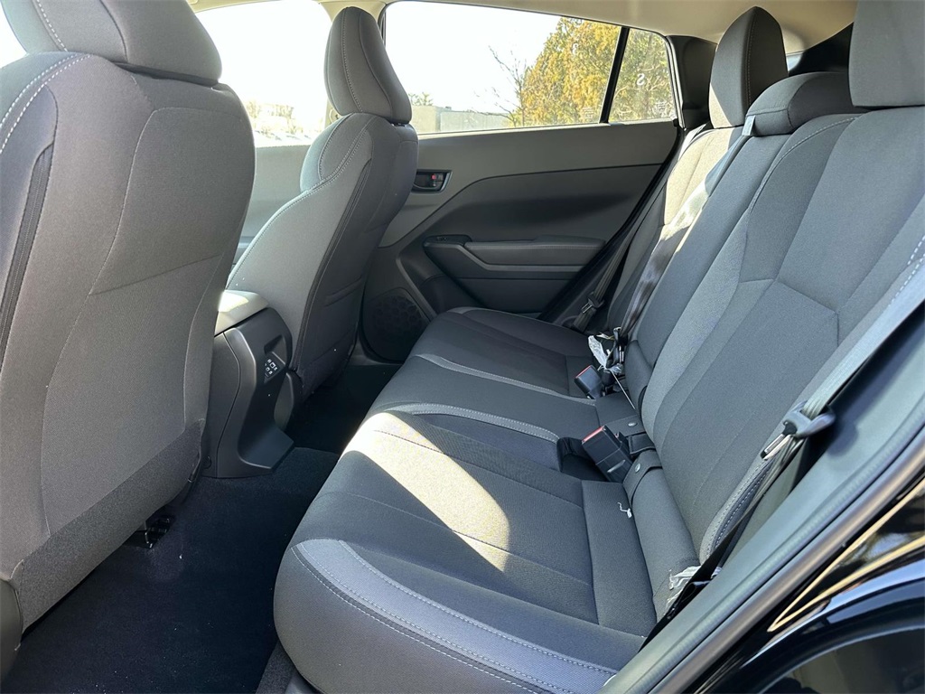 Vehicle image 13 of 25