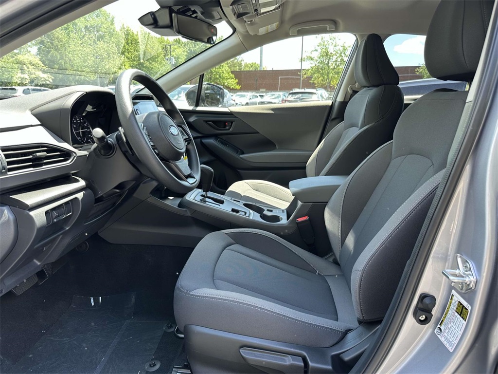 Vehicle image 17 of 25