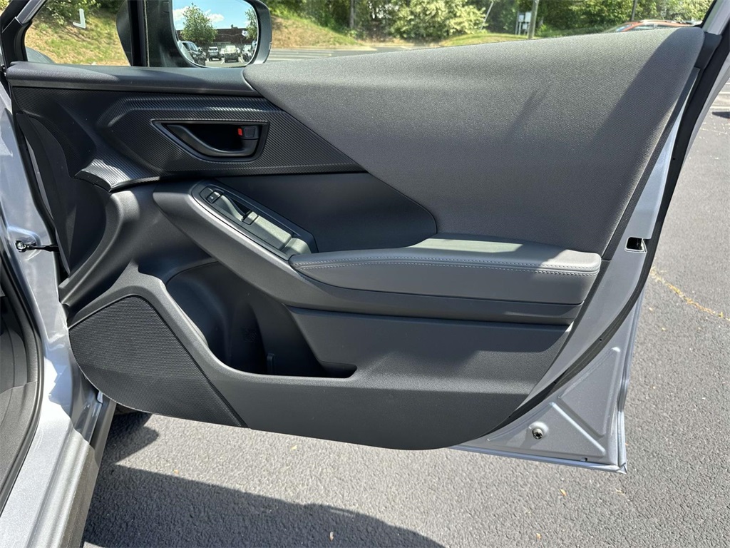 Vehicle image 8 of 25