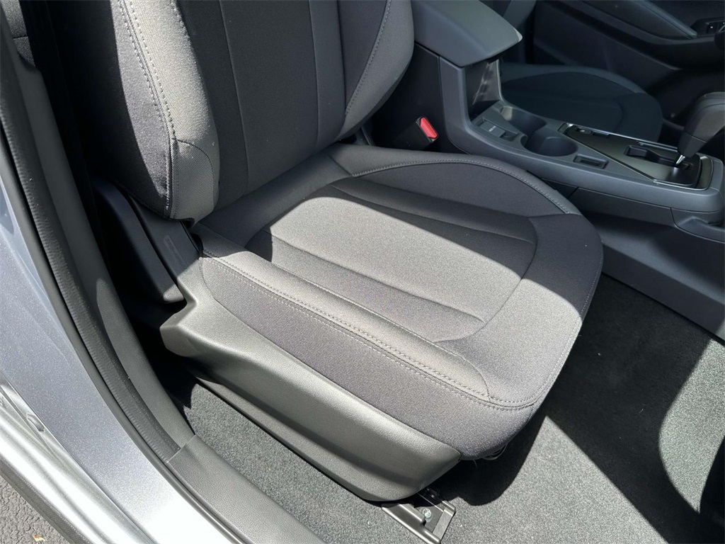 Vehicle image 9 of 25