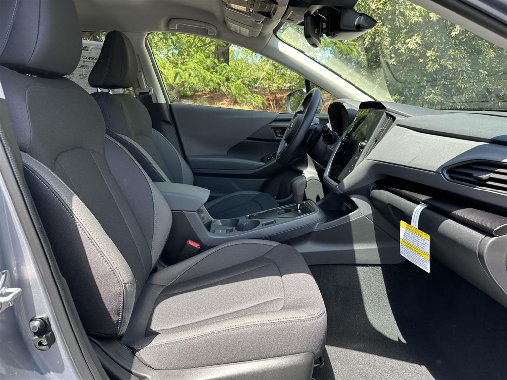 Vehicle image 10 of 25