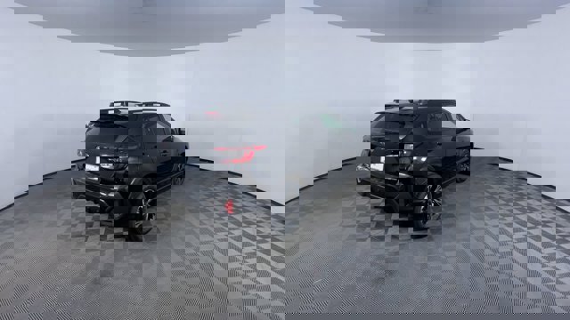 Vehicle image 8 of 25