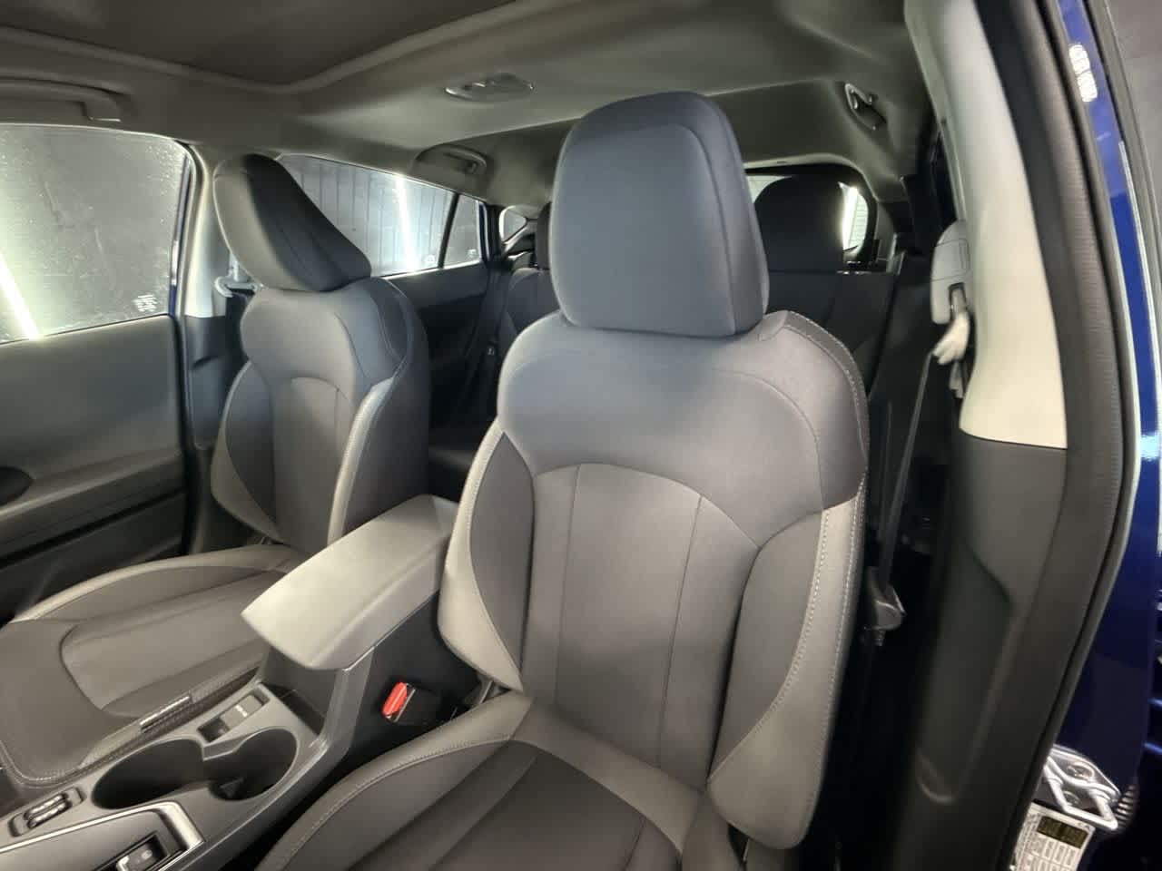 Vehicle image 14 of 29