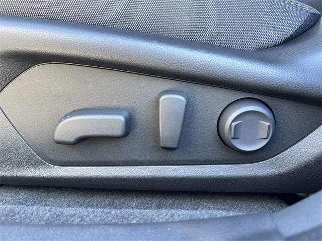 2025 Subaru Crosstrek Premium Image 27 of 38