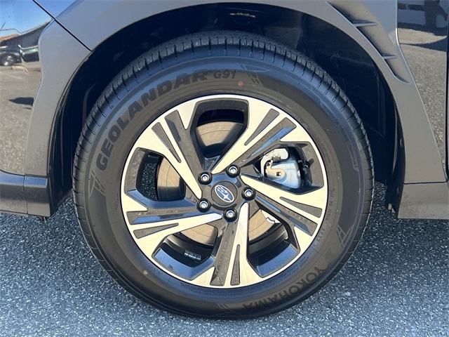 2025 Subaru Crosstrek Premium Image 13 of 38