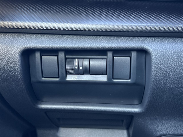 2025 Subaru Crosstrek Premium Image 31 of 38