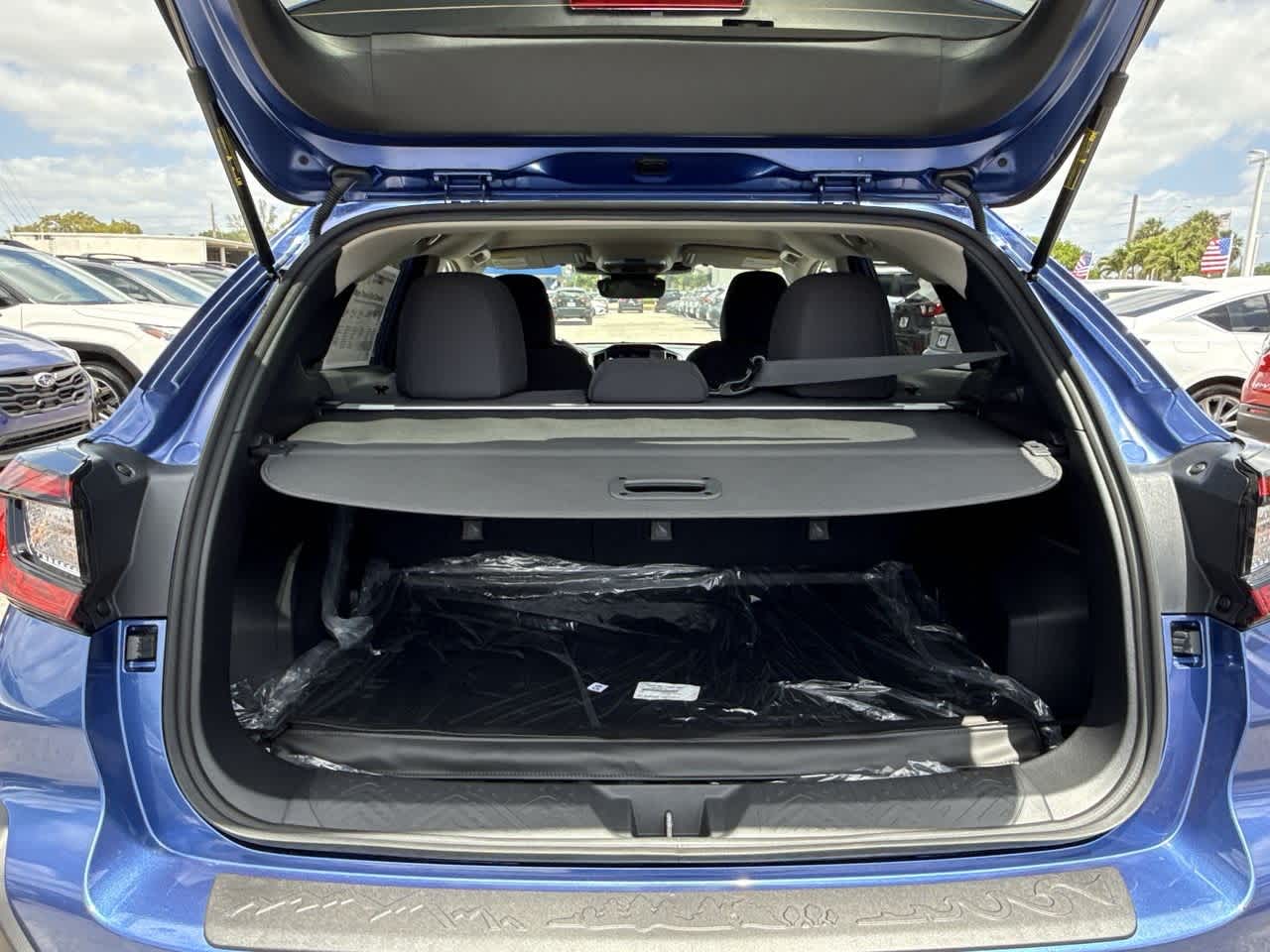 Vehicle image 25 of 29