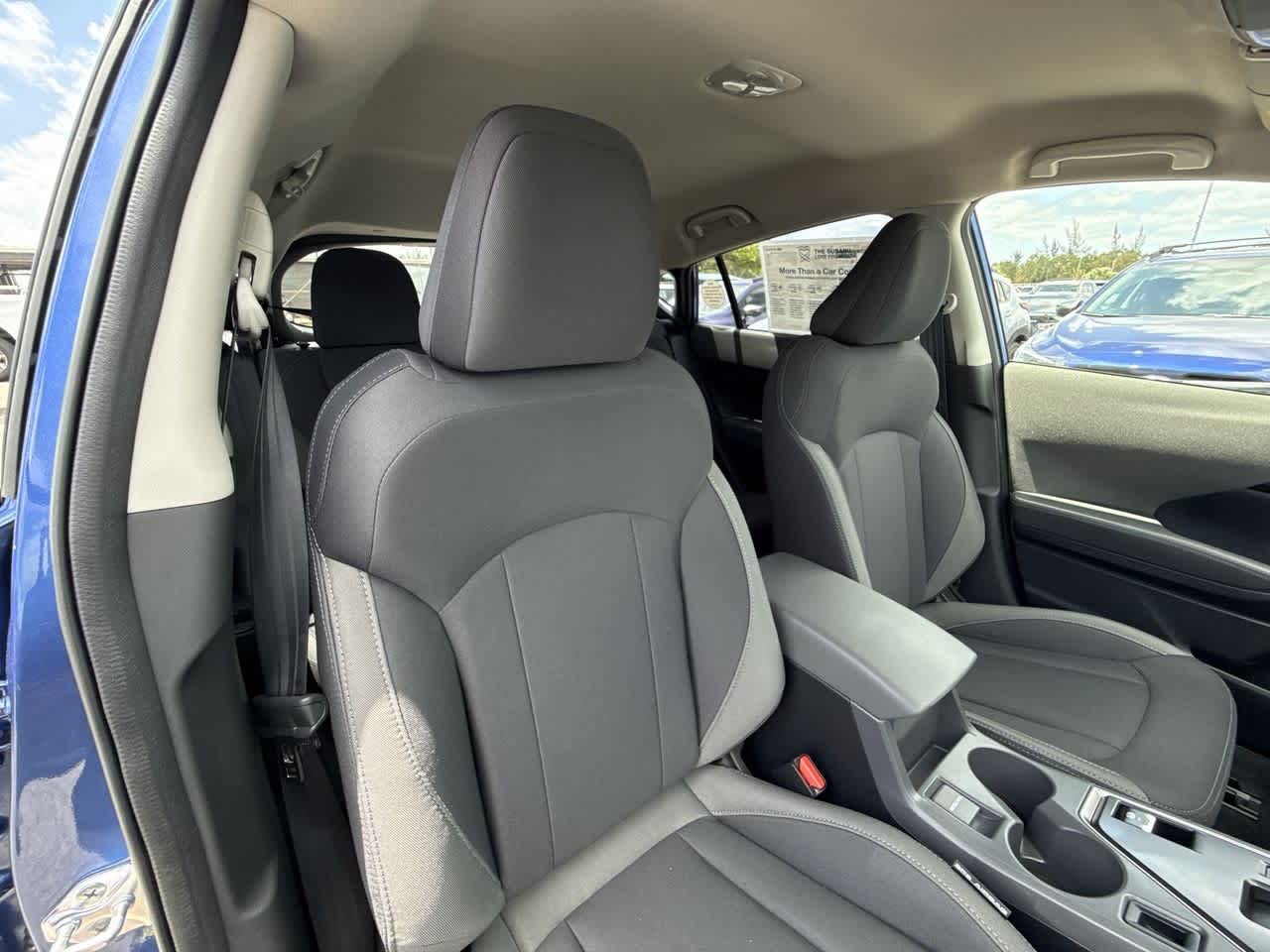 Vehicle image 27 of 29