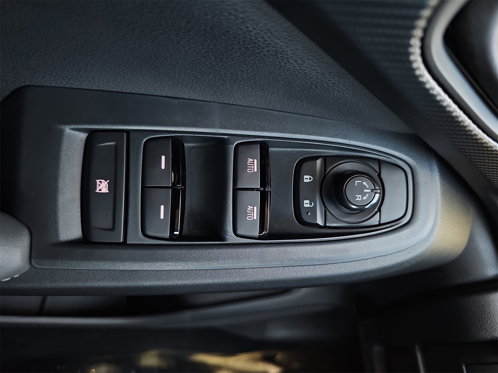 2025 Subaru Crosstrek Premium Image 33 of 35