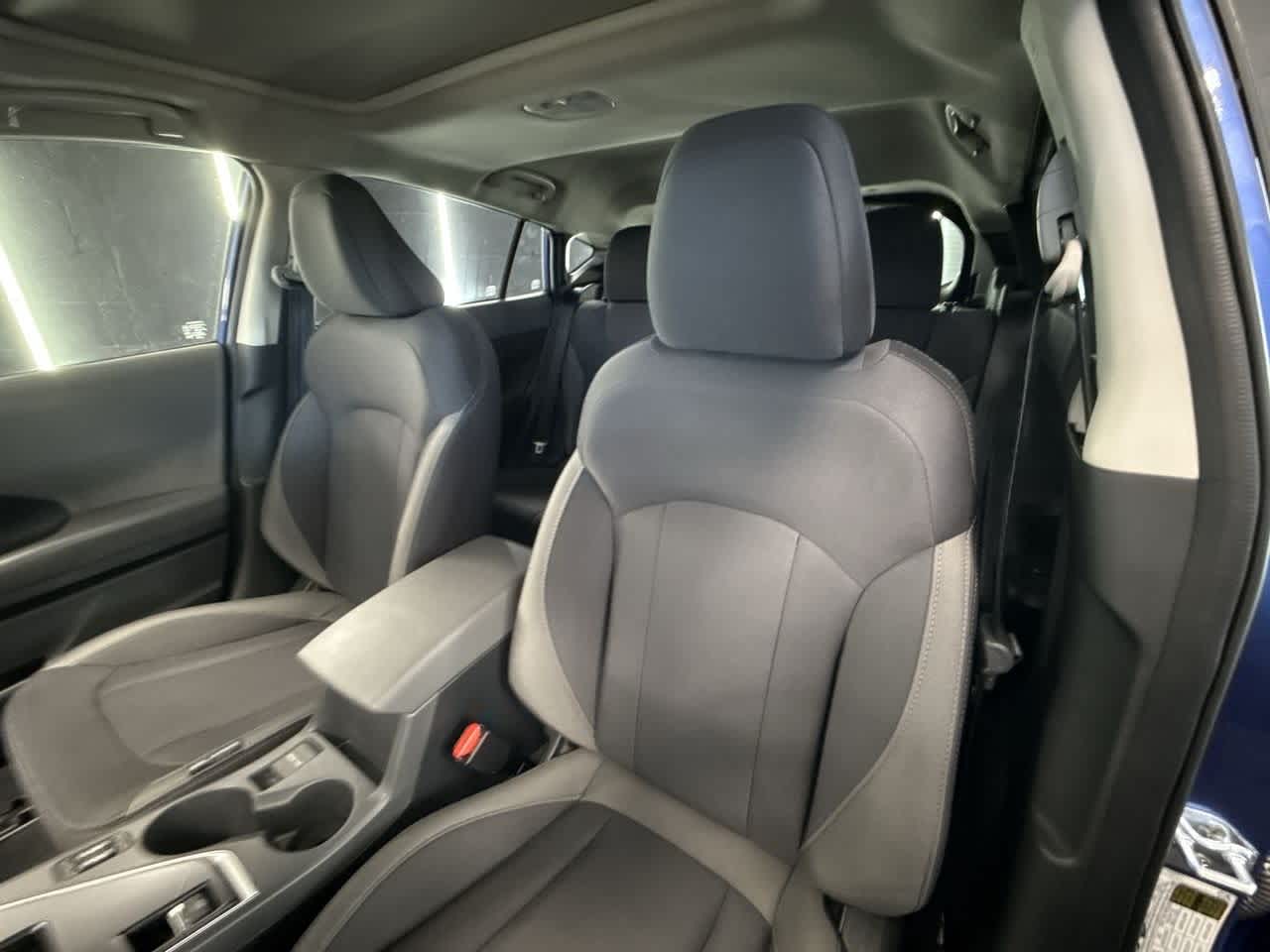 Vehicle image 14 of 29