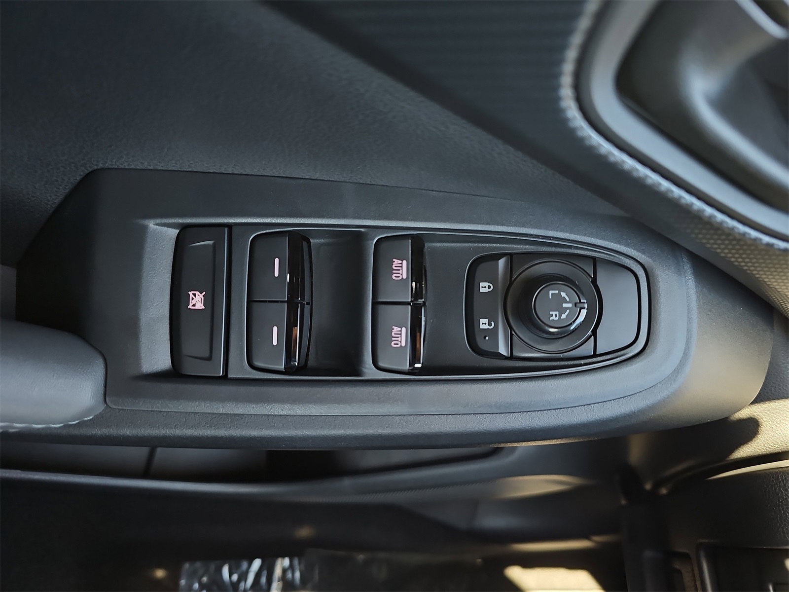 2025 Subaru Crosstrek Premium Image 30 of 37