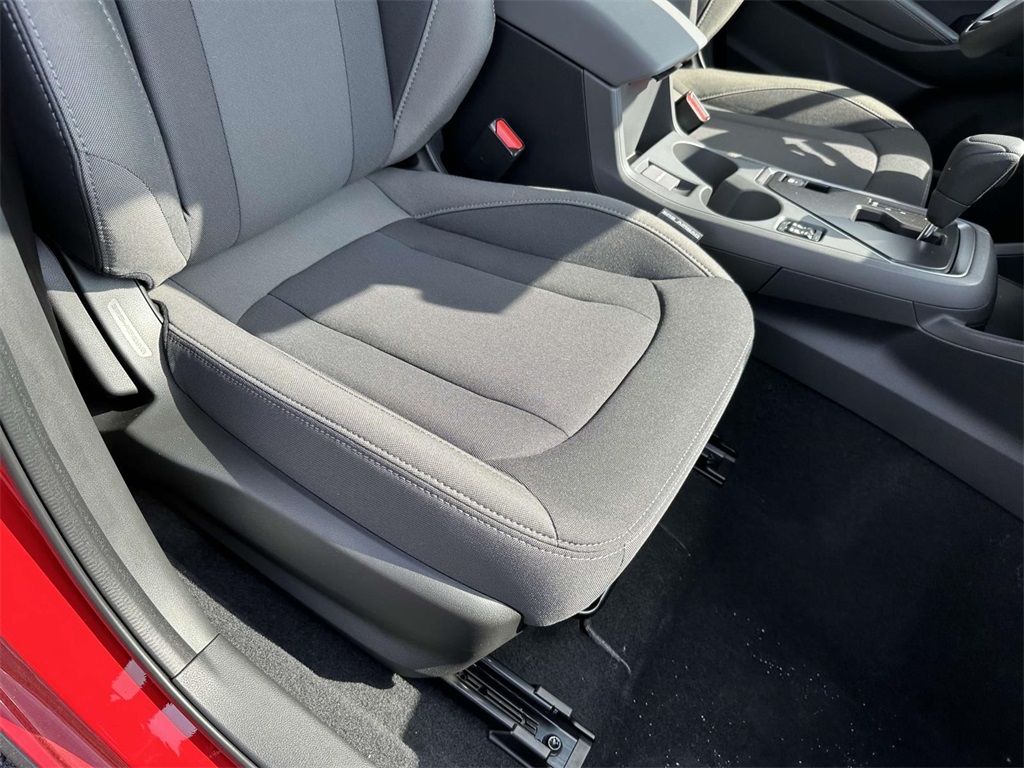 Vehicle image 9 of 25
