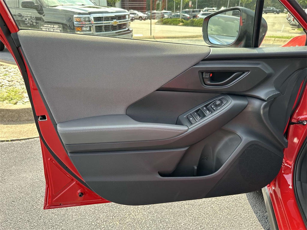 Vehicle image 14 of 25