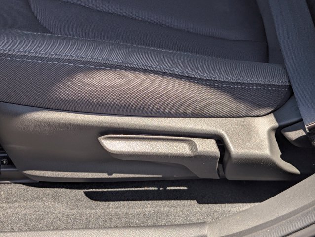 Vehicle image 23 of 25