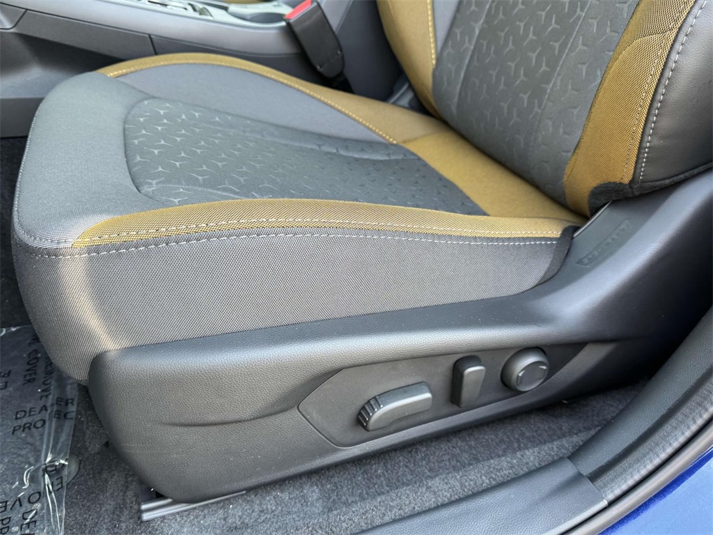 Vehicle image 16 of 26
