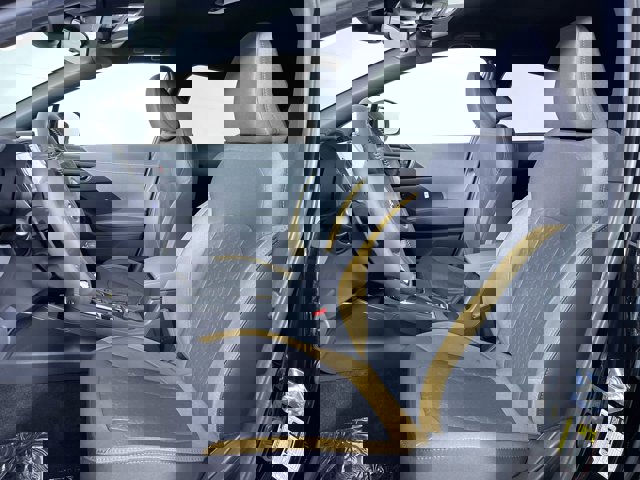 Vehicle image 16 of 27