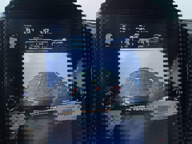 Vehicle image 20 of 27