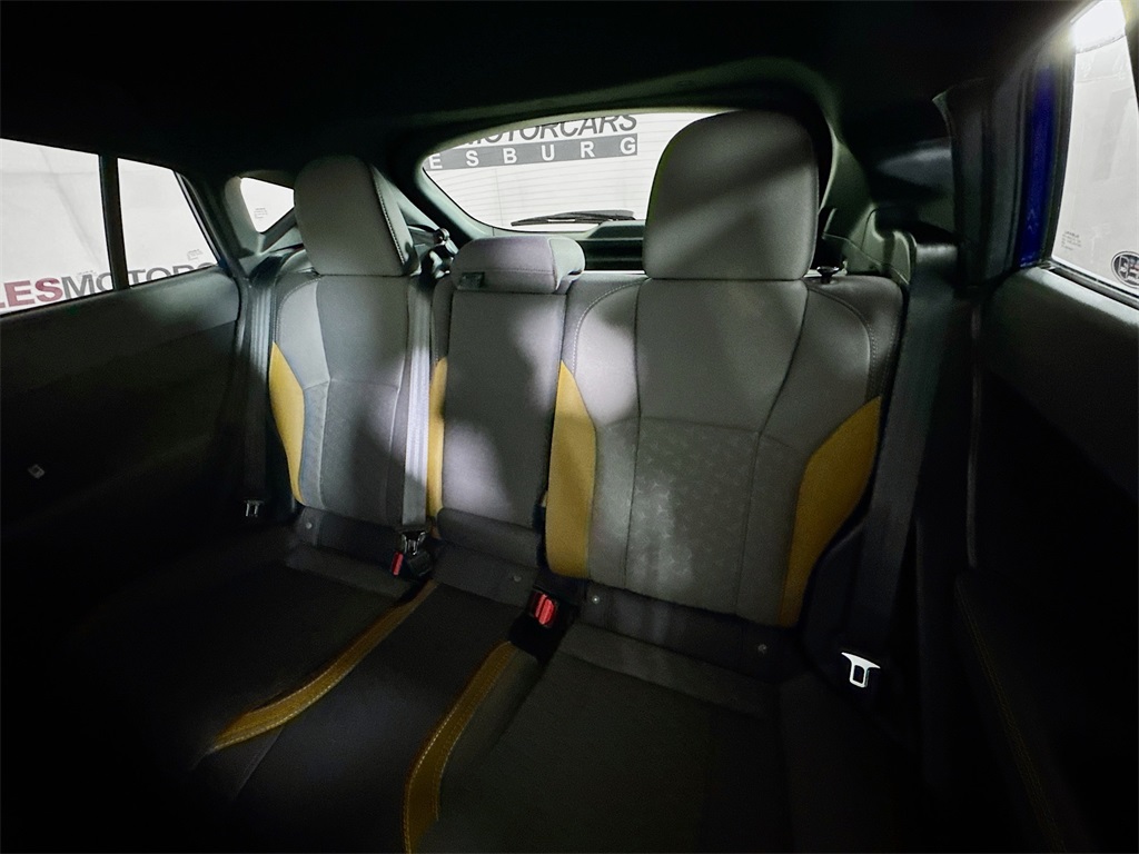 Vehicle image 22 of 29