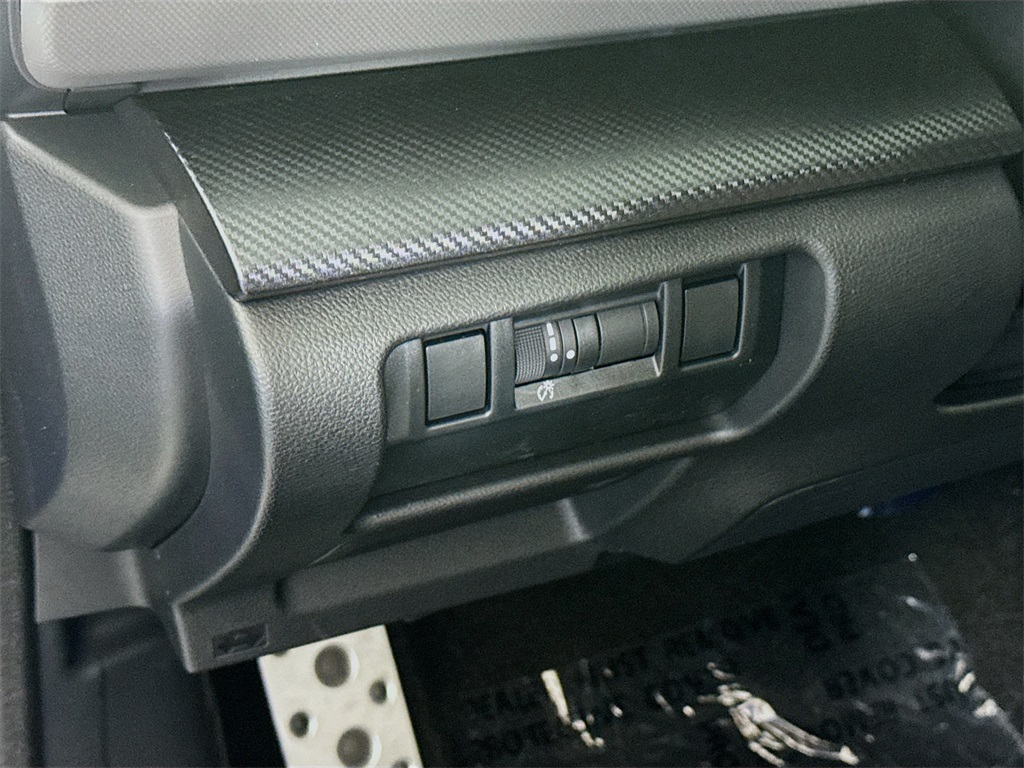 Vehicle image 10 of 29