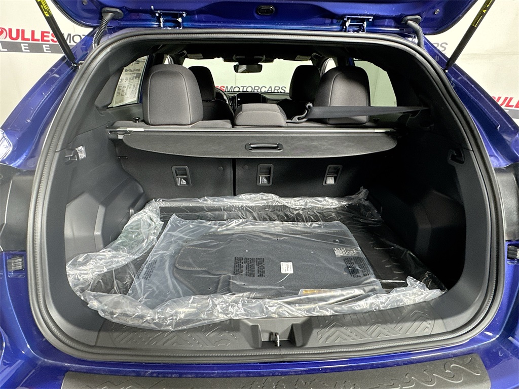 Vehicle image 23 of 29
