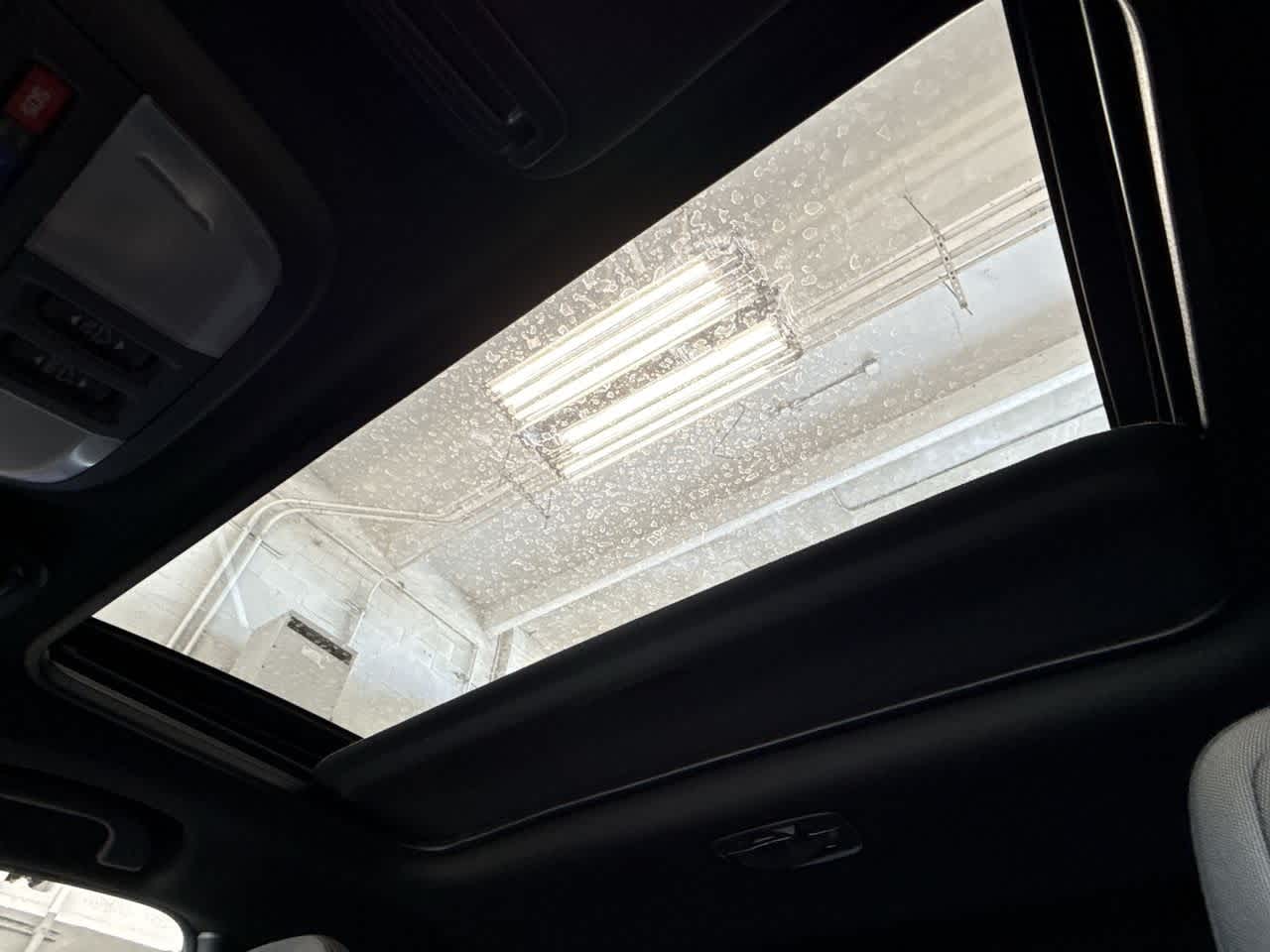 Vehicle image 17 of 29