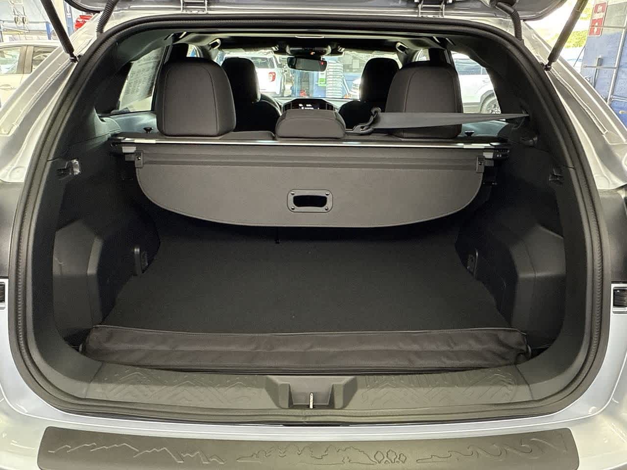 Vehicle image 25 of 29