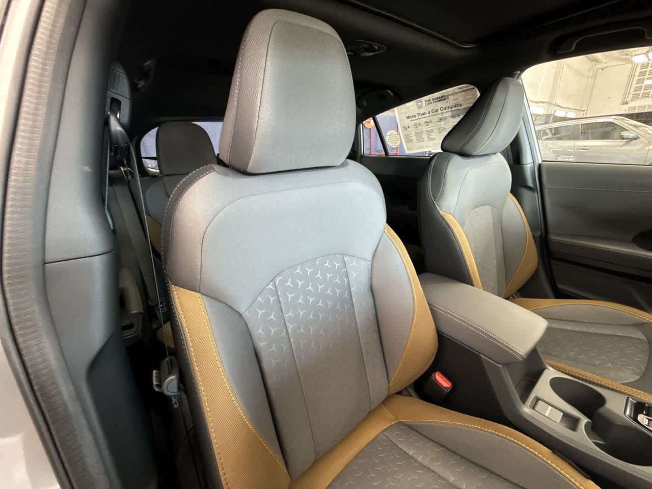 Vehicle image 27 of 29