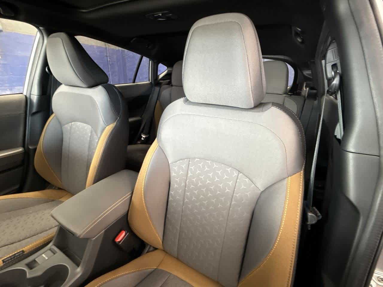 Vehicle image 14 of 29
